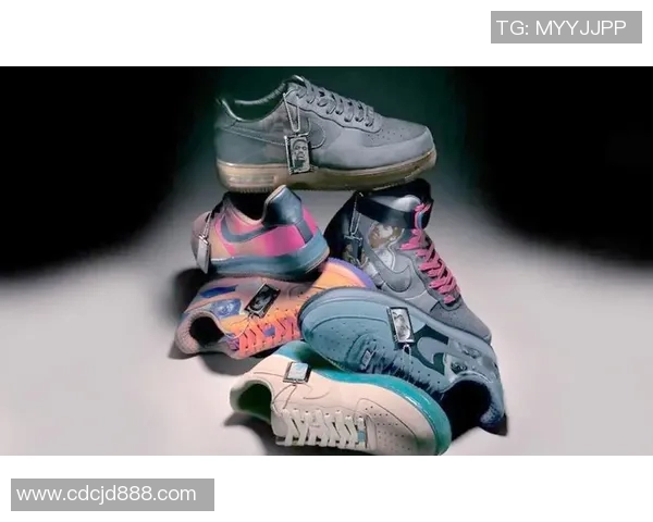 足球巨星穿空军一号服饰亮相 引领潮流与运动风尚的完美融合