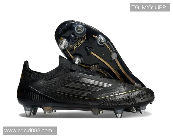 球星同款足球鞋无鞋带设计解密 打破传统革新运动体验