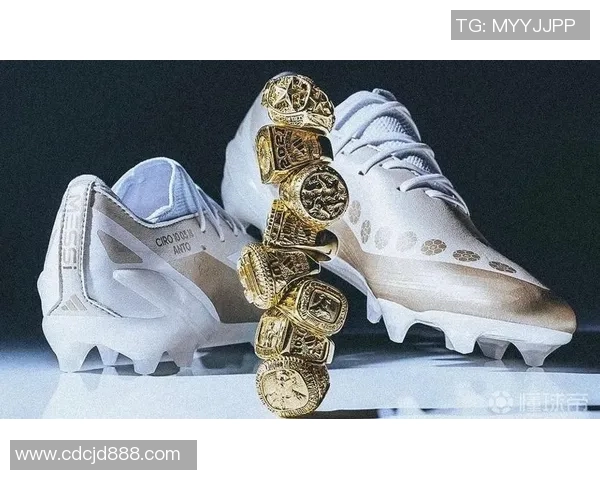 足球球星佩戴霸气戒指引领时尚潮流 展现独特个性与实力象征 足球球星佩戴霸气戒指引领时尚潮流 展现独特个性与实力象征